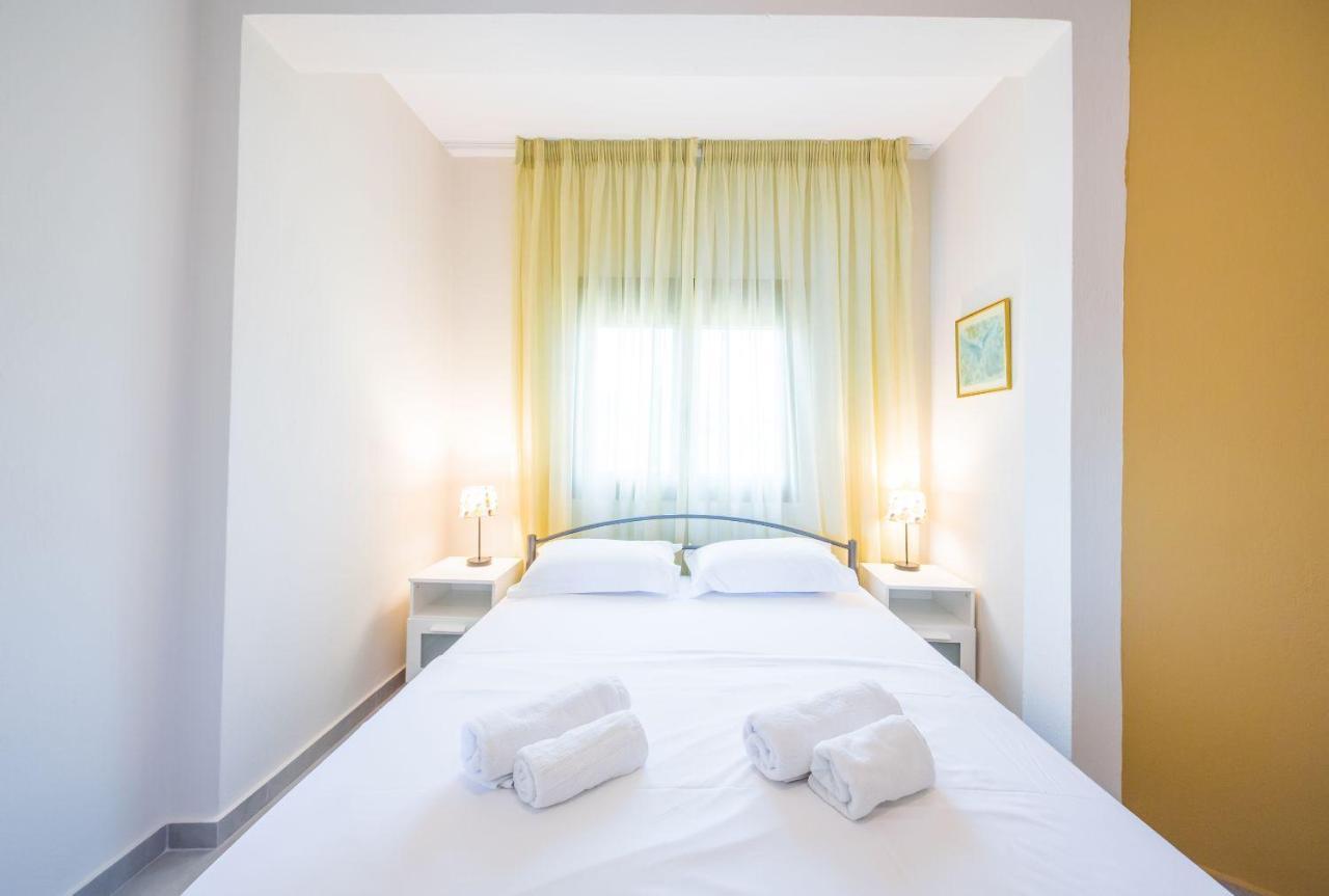 אורמוס פנגיאס Nereus & Oceanus Beachfront Apartments, Lagonisi Beach #Feelslikehome מראה חיצוני תמונה