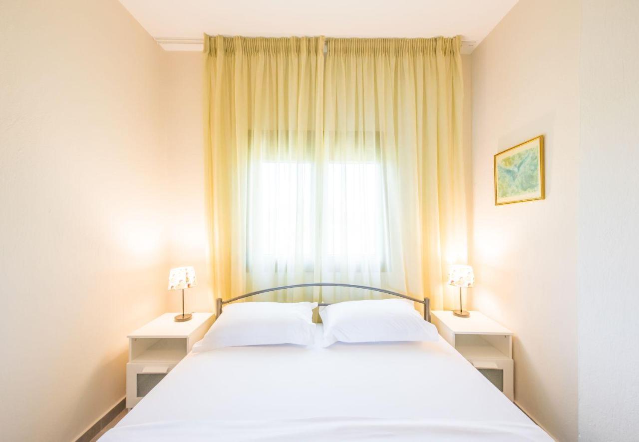 אורמוס פנגיאס Nereus & Oceanus Beachfront Apartments, Lagonisi Beach #Feelslikehome מראה חיצוני תמונה