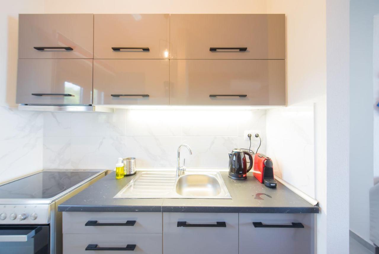 אורמוס פנגיאס Nereus & Oceanus Beachfront Apartments, Lagonisi Beach #Feelslikehome מראה חיצוני תמונה
