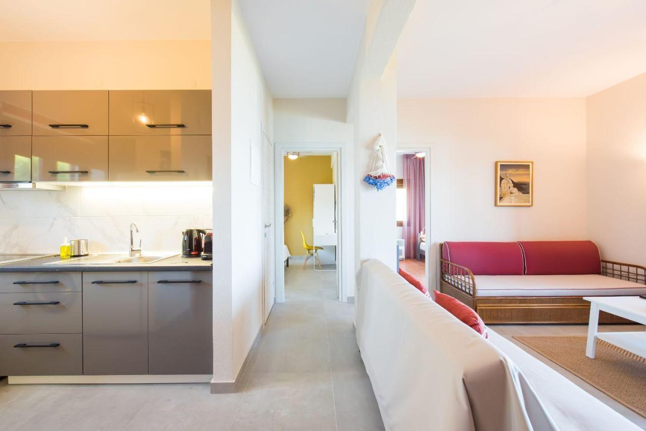 אורמוס פנגיאס Nereus & Oceanus Beachfront Apartments, Lagonisi Beach #Feelslikehome מראה חיצוני תמונה