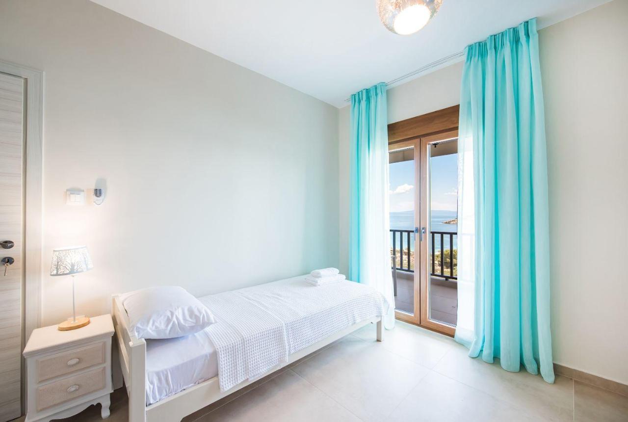 אורמוס פנגיאס Nereus & Oceanus Beachfront Apartments, Lagonisi Beach #Feelslikehome מראה חיצוני תמונה
