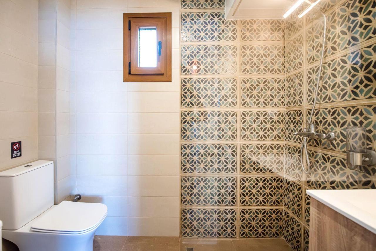 אורמוס פנגיאס Nereus & Oceanus Beachfront Apartments, Lagonisi Beach #Feelslikehome מראה חיצוני תמונה